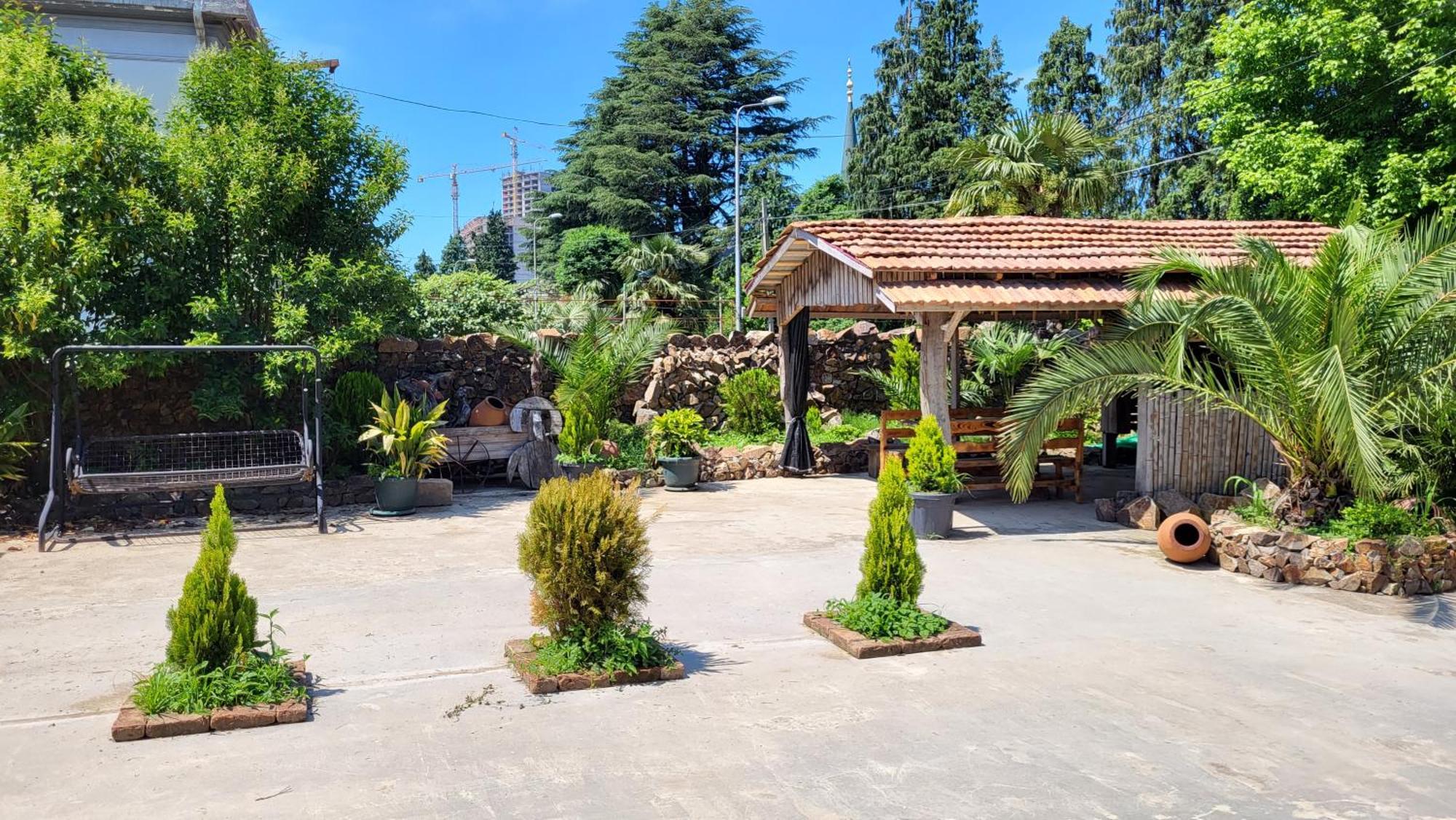 Guesthouse Gocha Beridze บาทูมิ ภายนอก รูปภาพ