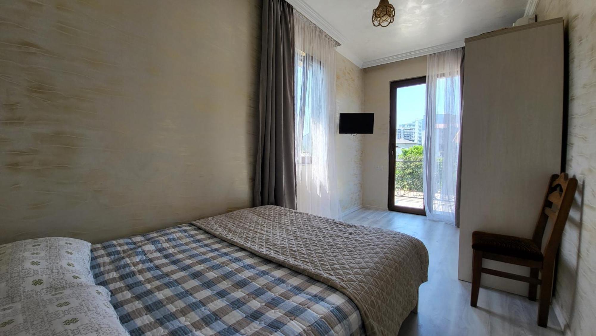 Guesthouse Gocha Beridze บาทูมิ ภายนอก รูปภาพ