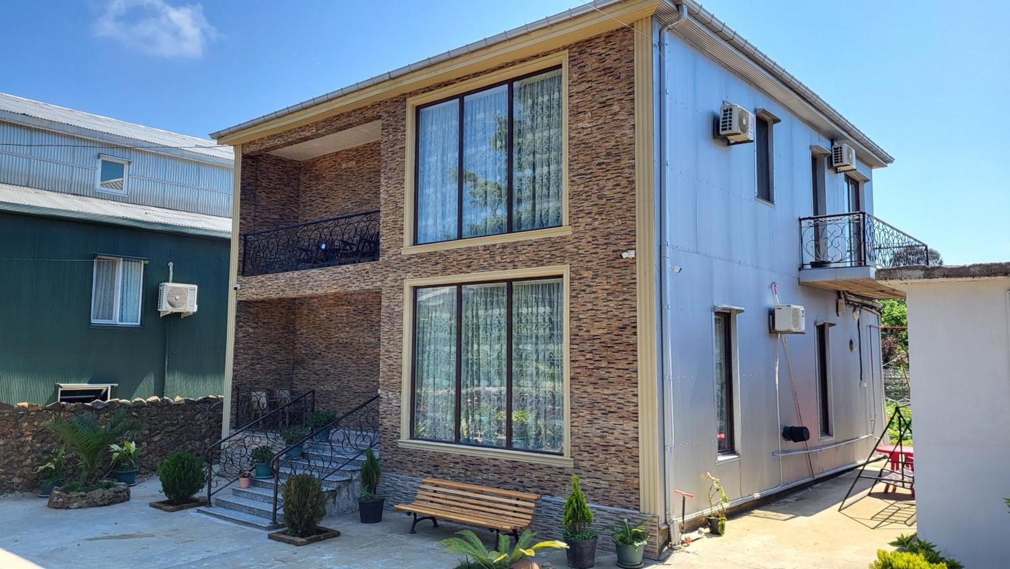 Guesthouse Gocha Beridze บาทูมิ ภายนอก รูปภาพ
