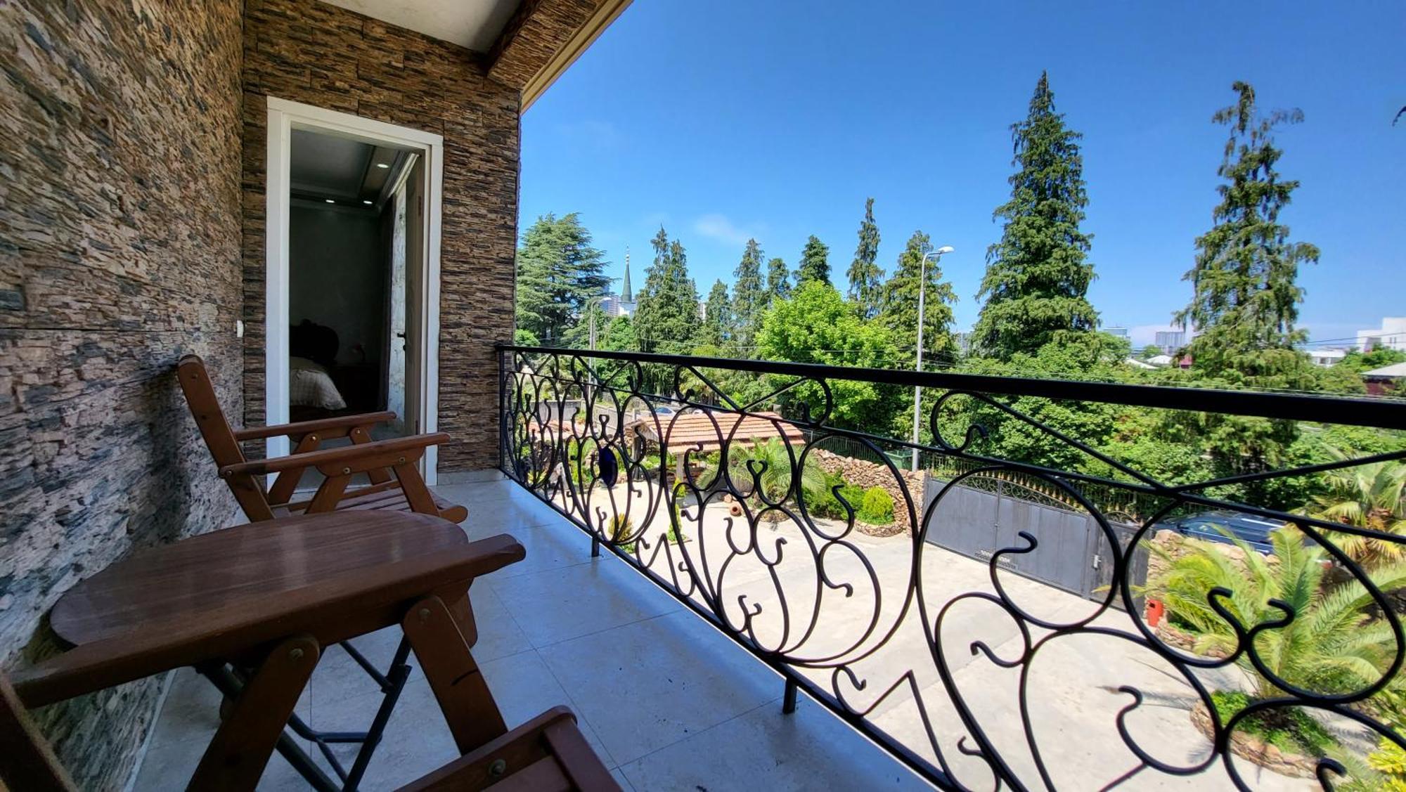 Guesthouse Gocha Beridze บาทูมิ ภายนอก รูปภาพ